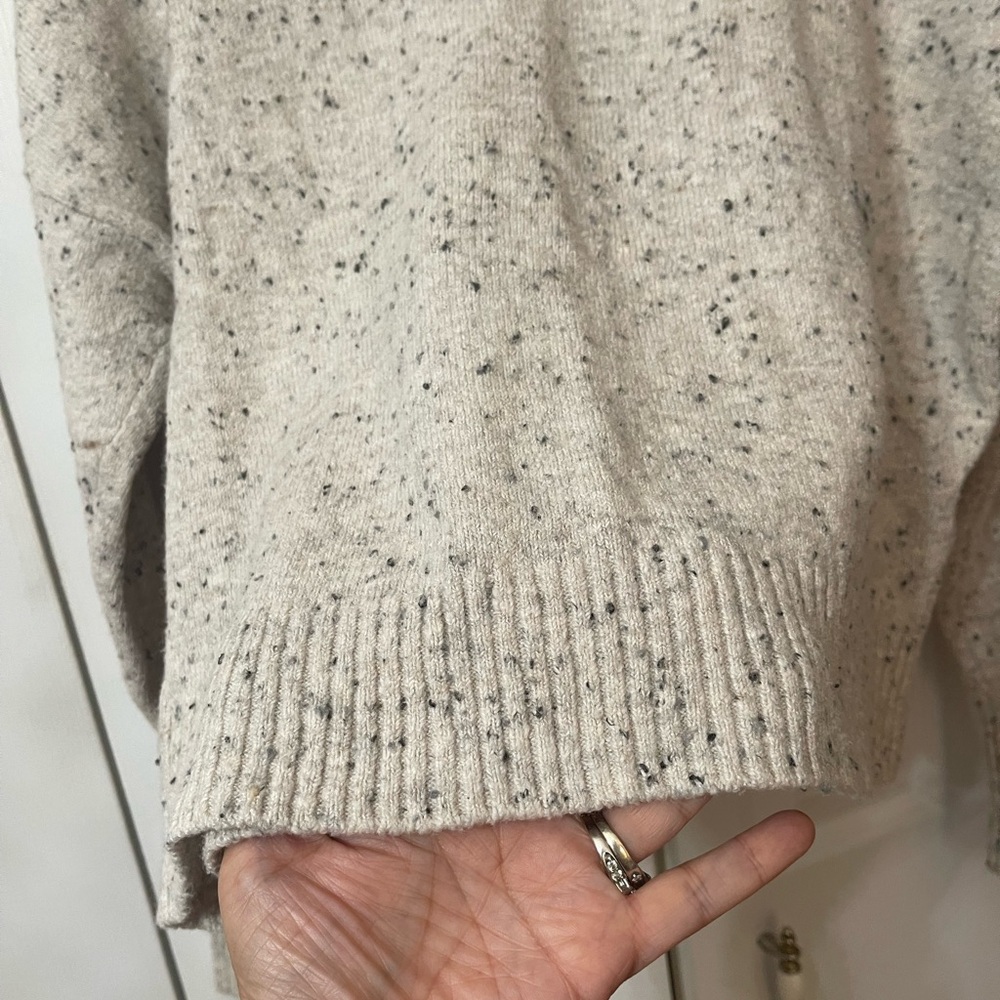 DKNY Speckled Sweater Color Tan/beige Pre-loved - Picture 4 of 8